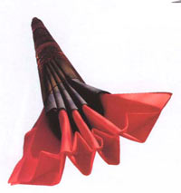 Складывание полотняной салфетки форма "Азиатский веер с кружевами ". Фото
